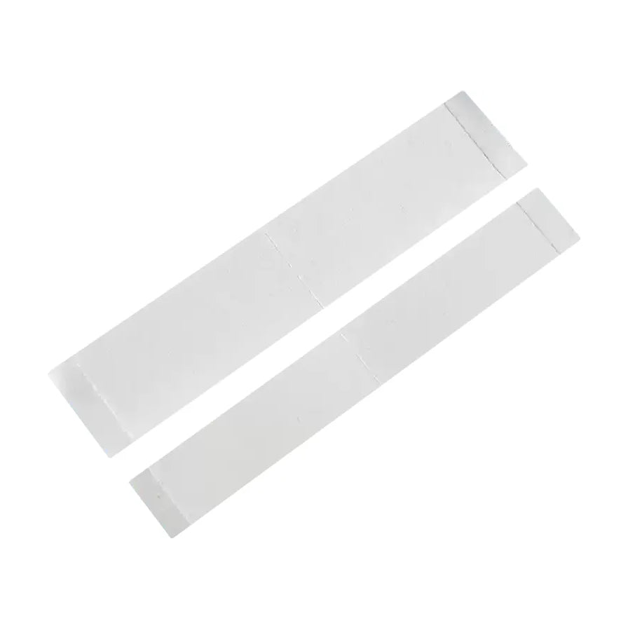 大号与小号两种尺寸的防走光贴并排对比，直观展示宽度差异。