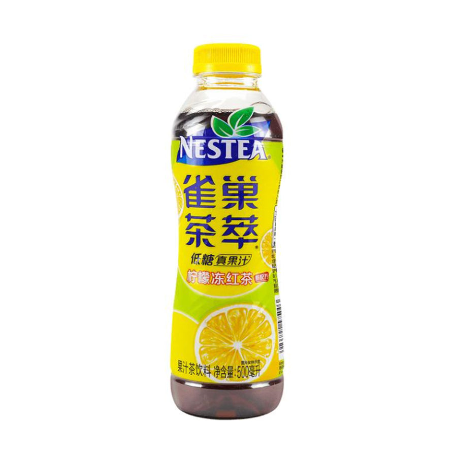 雀巢茶萃柠檬冻红茶500ml瓶装，黄色包装印有柠檬切片图案，标注低糖及真实果汁添加。