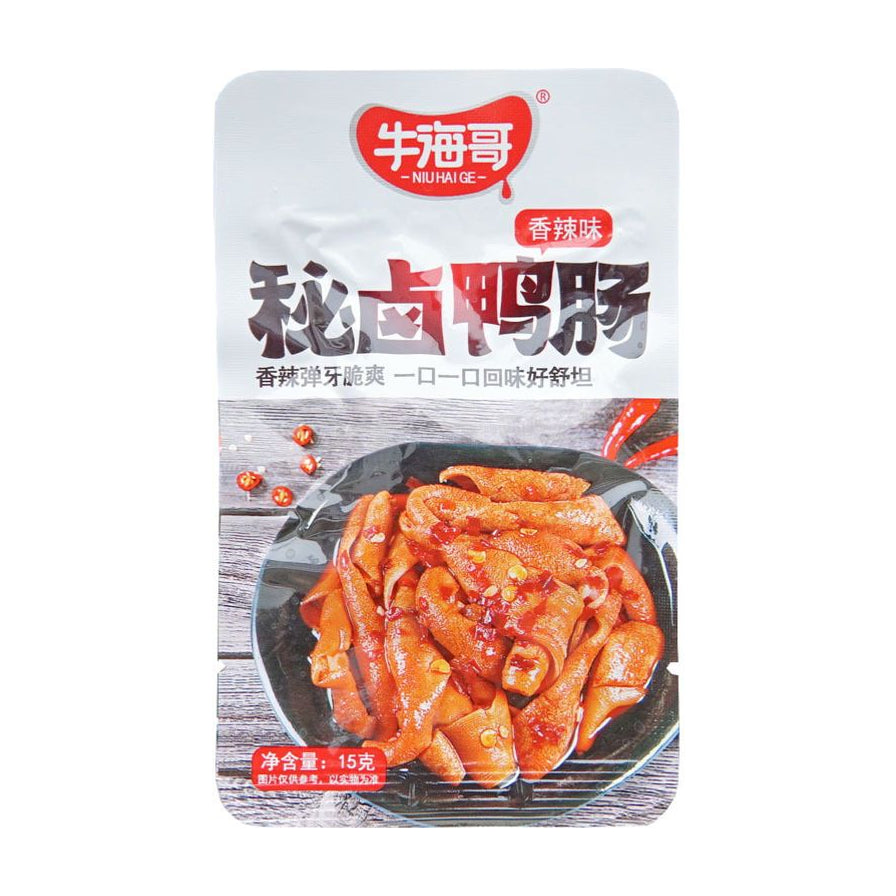 牛海哥秘卤鸭肠香辣味独立包装袋，包装上印有诱人的卤鸭肠实物图和辣椒点缀。