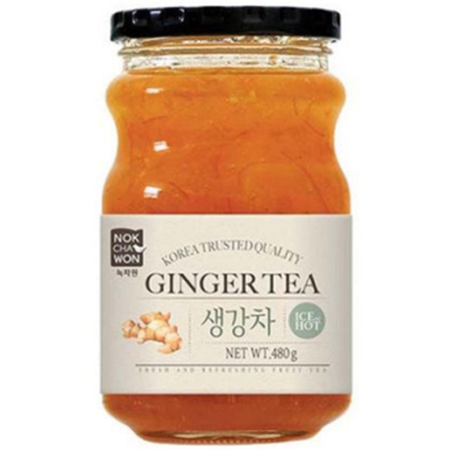 NOKCHAWON 韩国产柠檬生姜蜂蜜茶 480g 玻璃罐装，标签印有生姜图案及 GINGER TEA 字样。