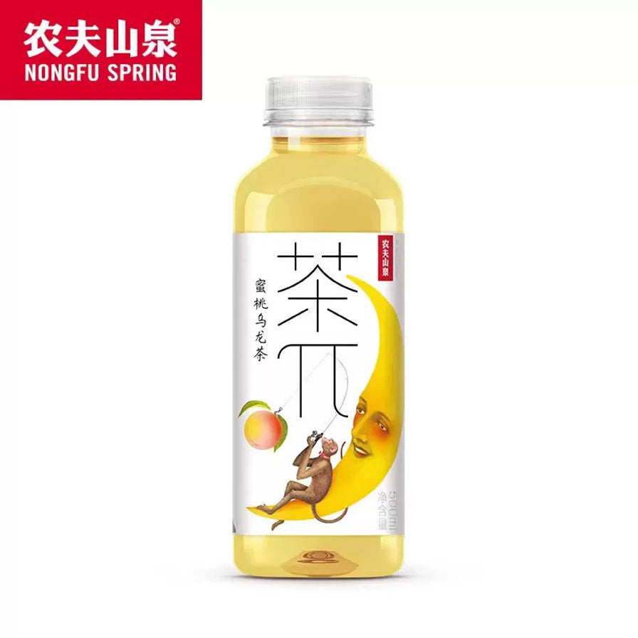 农夫山泉茶π蜜桃乌龙茶500ml单瓶装，瓶身印有猴子、月亮和水蜜桃插画。