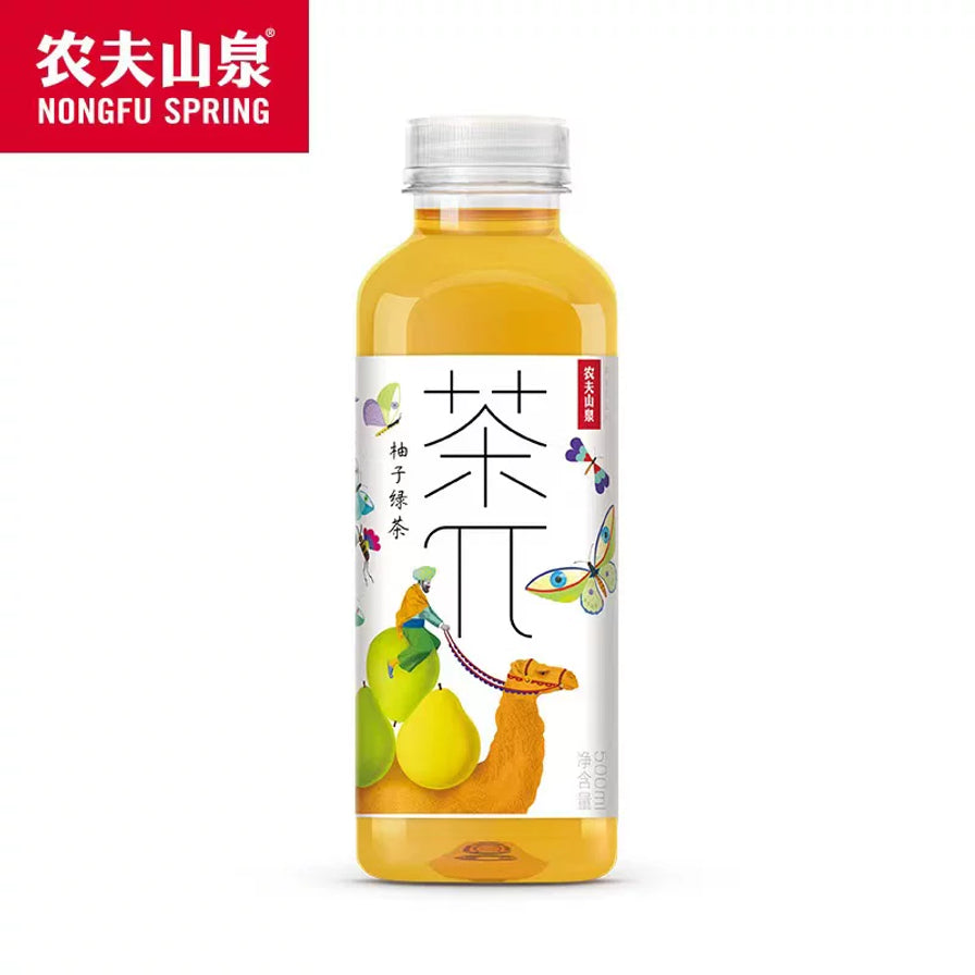 农夫山泉茶π柚子绿茶500ml单瓶装，瓶身印有骆驼和柚子插画。