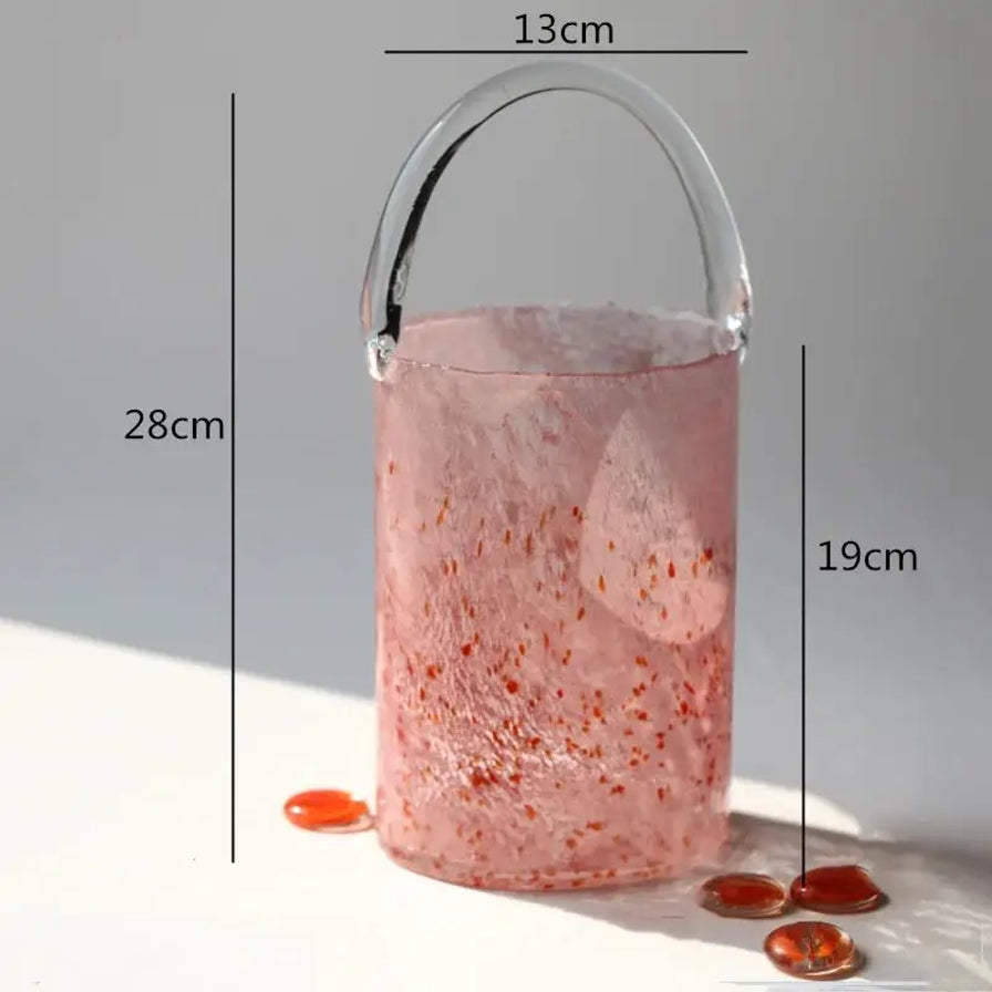 粉色直筒手提玻璃花瓶的尺寸标注图，显示高度为28cm，宽度为13cm。