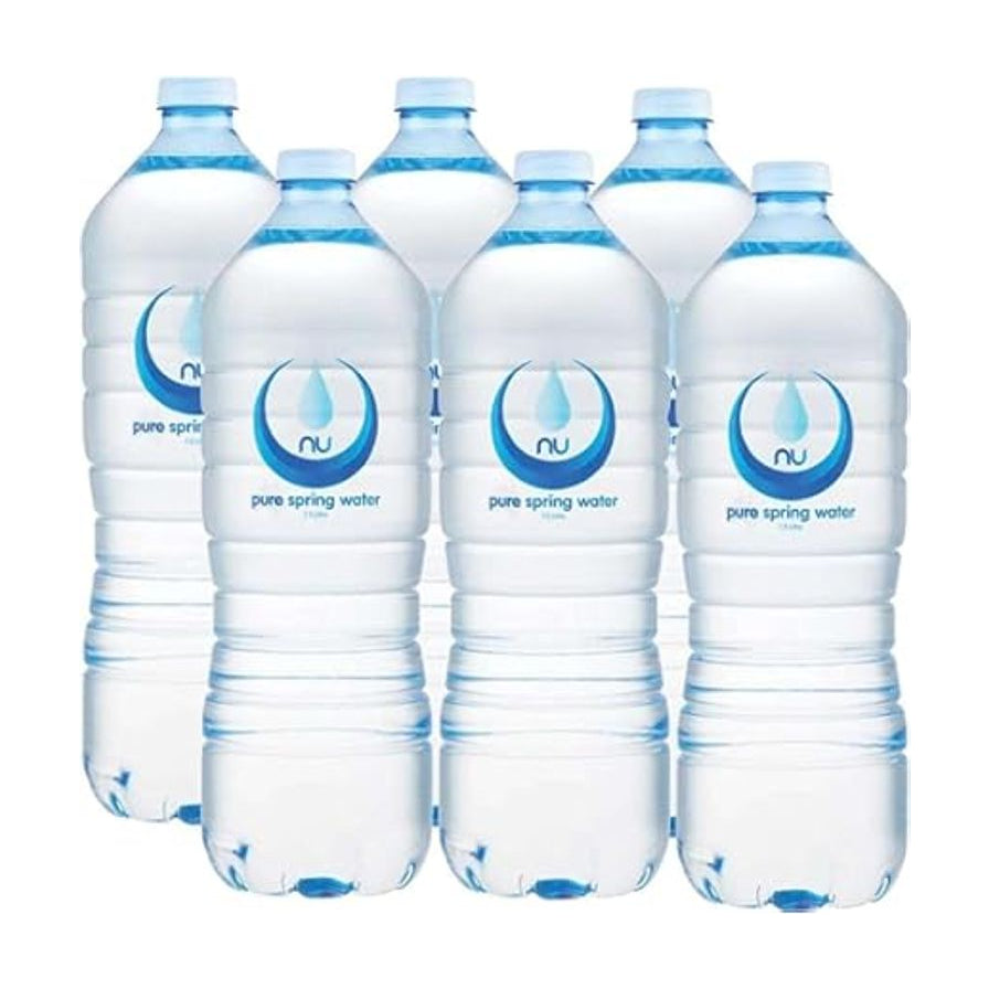 六瓶整箱装的 NuPure 澳洲天然泉水，1.5L 大容量透明瓶身，带有蓝色水滴标志和 pure spring water 字样。