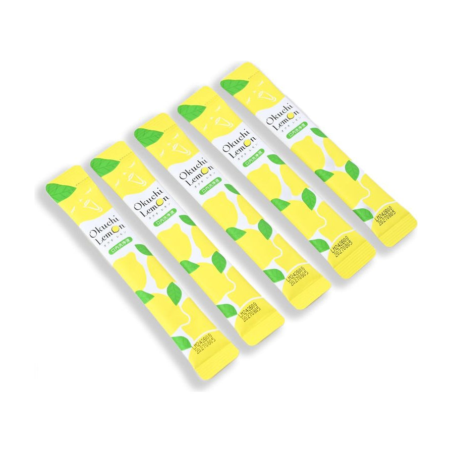 五条 Okuchi 柠檬味条状漱口水整齐排列在白色背景上，展示黄色柠檬图案的独立便携包装细节。