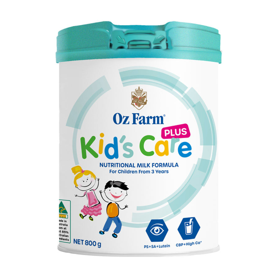 Oz Farm Kids Care Plus 儿童成长奶粉 800g 罐装正面图，白色罐身配青绿色盖子，印有卡通儿童图案。