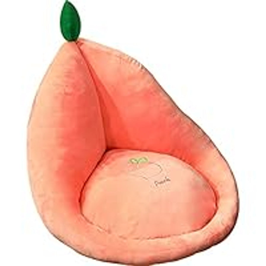 粉色桃子造型的卡通迷你冬季椅子坐垫，柔软毛绒材质，带有叶子装饰和桃子刺绣。