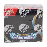宝可梦集换式卡牌 Mega Evolution Chaos Rising 补充包展示盒正面图，黑色包装盒印有精灵球图案及 Chaos Rising 系列标识。