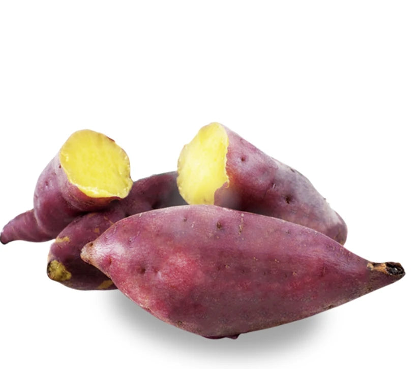 三条紫皮番薯并排摆放，表皮光滑呈深紫色，展示标准规格的新鲜根茎蔬菜。