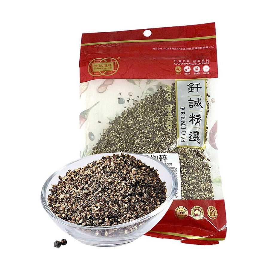 钎诚黑胡椒碎100g包装袋，前方摆放一小碗装满的黑胡椒碎，展示颗粒质感。