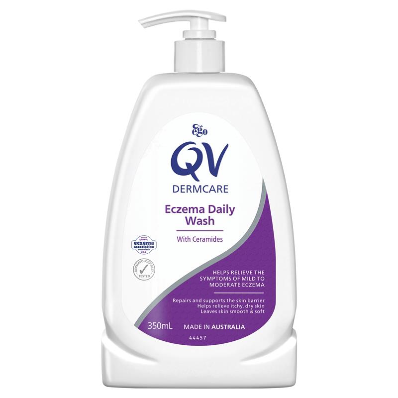 QV Eczema Daily Wash 350mL 白色泵头瓶身正面图，紫色标签显示含神经酰胺成分