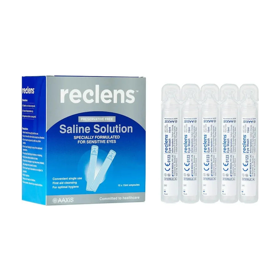 Reclens 生理盐水外包装盒与五支并排展示的透明独立小支装生理盐水，展示即开即用的便携包装设计。