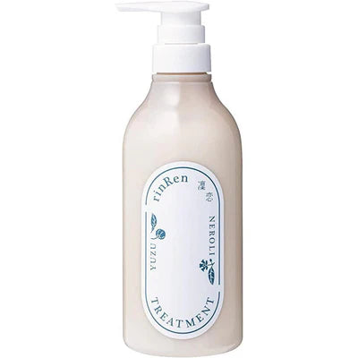 凛恋护发素单瓶正面图，米色磨砂瓶身搭配白色泵头，标签印有品牌 Logo 及柚子橙花元素。