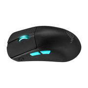 ROG 龙鳞 ACE AimLab 合作版黑色无线鼠标侧视图，展示青蓝色滚轮与侧键，以及尾部 ROG 标志。