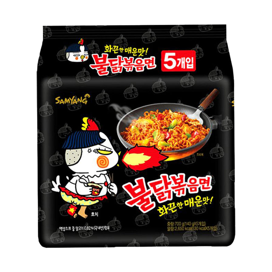 三养经典原味火鸡面5连包黑色包装，印有喷火卡通形象和锅中拌面图案。