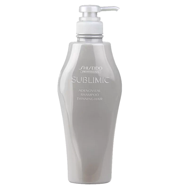 资生堂 SUBLIMIC 头皮生机洗发露银色瓶身正面特写，黑色背景展示泵头与品牌标识。