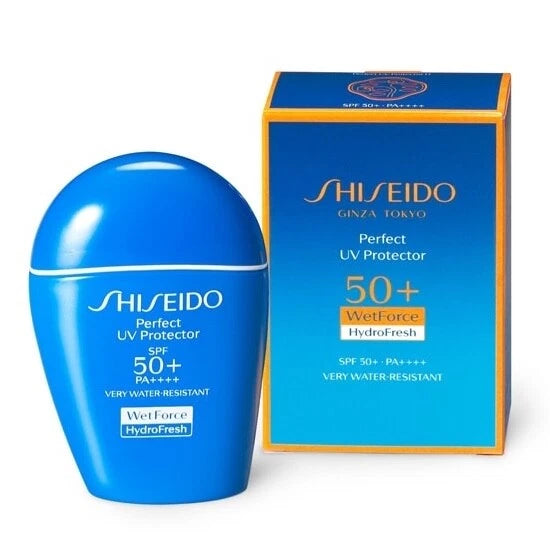 资生堂新艳阳夏防晒乳白色瓶身正面图，展示清爽乳液质地与 SPF50+ 标识