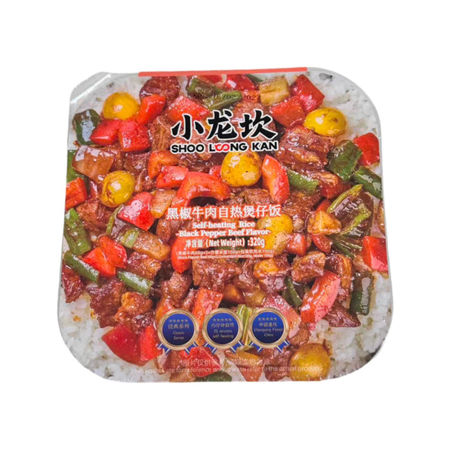 小龙坎黑椒牛肉自热煲仔饭包装正面图，展示黑椒牛肉、彩椒和米饭，标注15分钟自热。