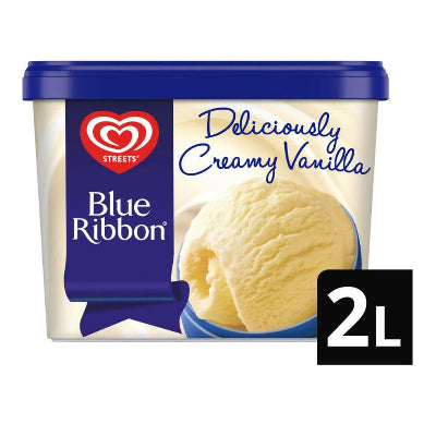 Streets Blue Ribbon 香草冰淇淋 2L 家庭装正面图，白色桶身配蓝色品牌标识
