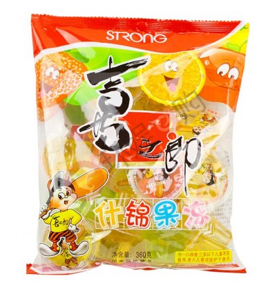 喜之郎什锦果冻单杯特写，透明杯身展示多种水果风味果冻，色彩丰富诱人。