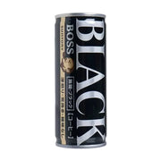 三得利BOSS黑咖啡185克罐装正面，黑色罐身印有醒目的银色BLACK字样和BOSS经典烟斗男头像，标注无糖及深焙工艺。