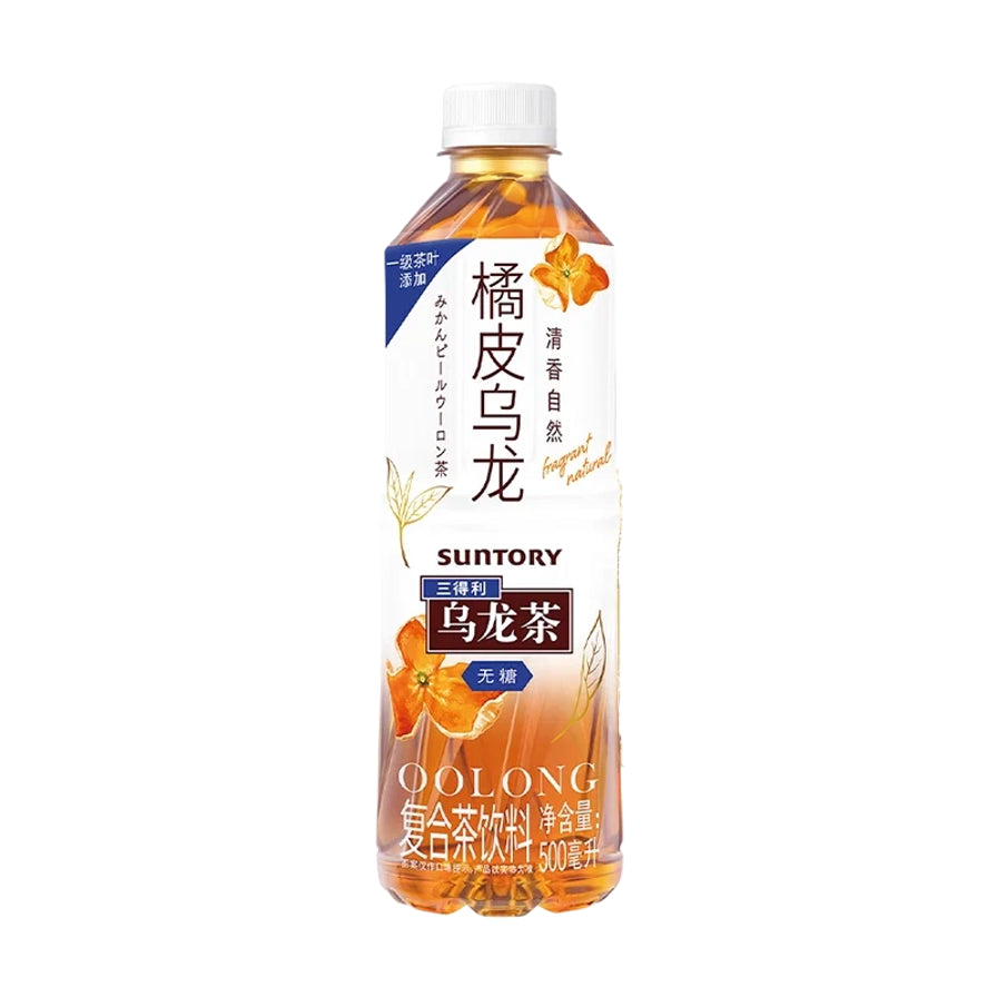 三得利0糖橘皮乌龙茶500毫升瓶装，包装印有橙色橘皮和花朵图案。