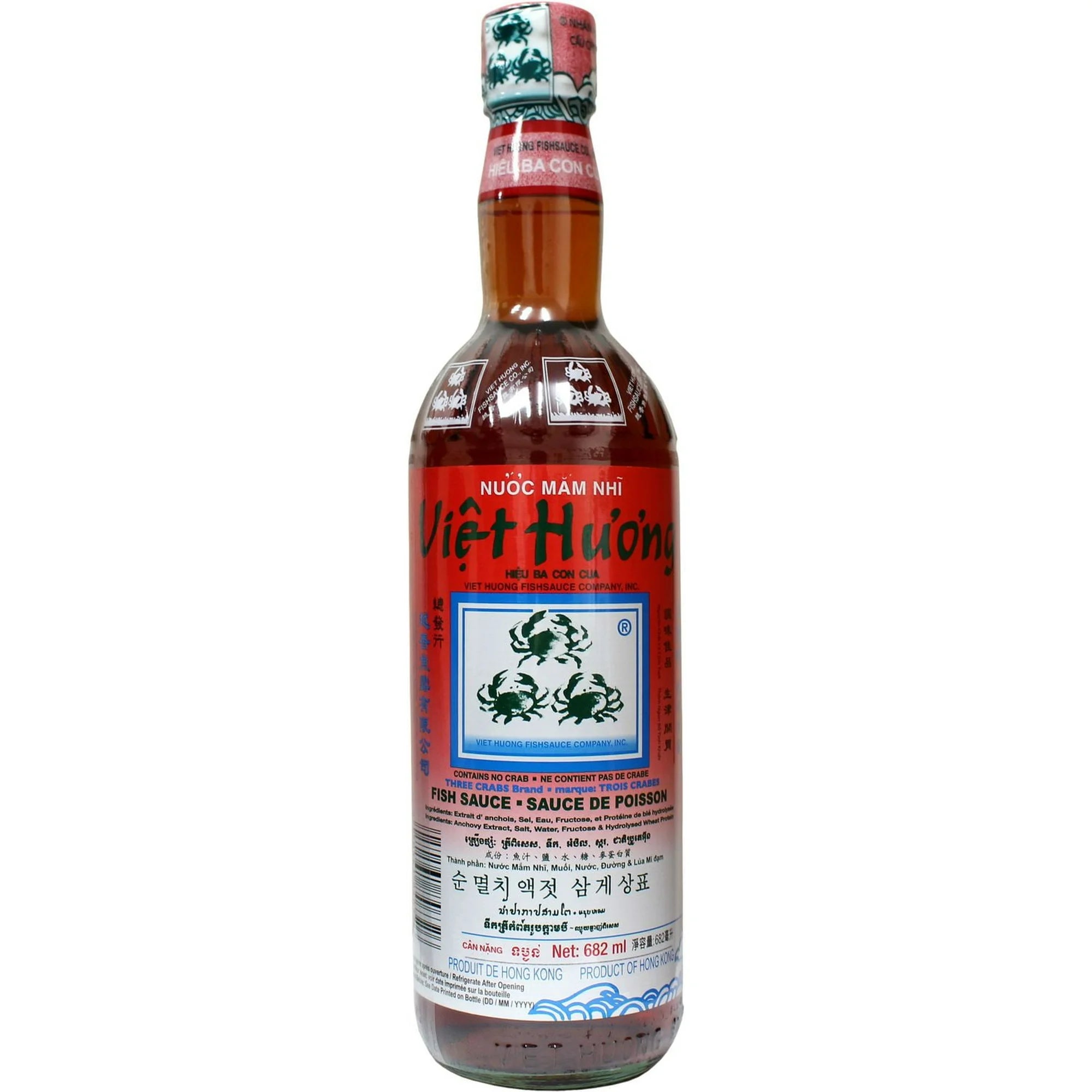 三蟹牌鱼露瓶身高清特写，展示玻璃瓶身质感与详细配料标签