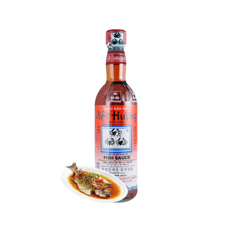 三蟹牌上等鱼露 682ml 瓶装正面图，标签清晰展示品牌与容量