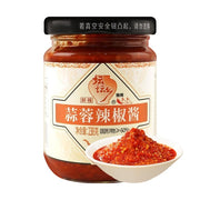 坛坛乡蒜蓉辣椒酱 238g 玻璃瓶正面图，清晰展示红色酱料与品牌标签