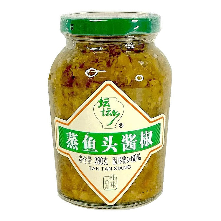 坛坛乡蒸鱼头专用酱椒瓶装展示，突出适合烹饪鱼头的酱料形态