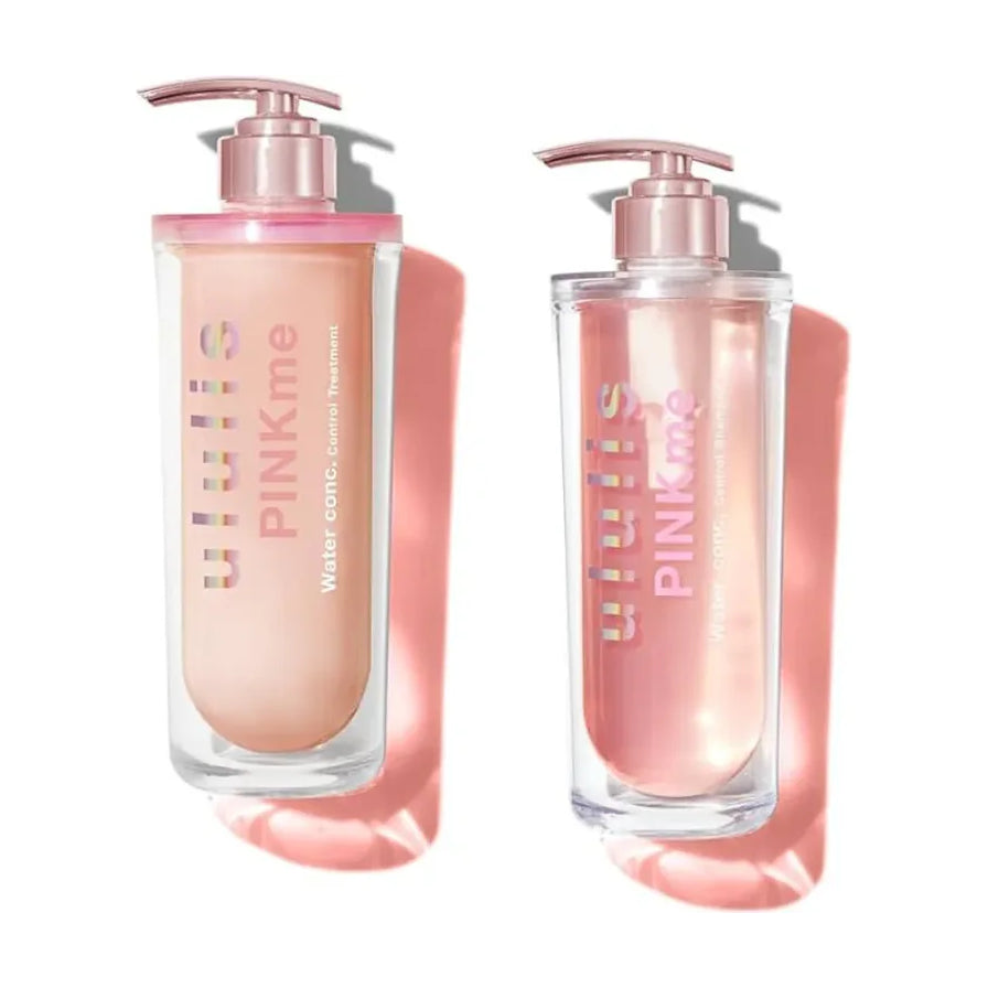 ULULIS PINKme 洗护套装组合展示，左侧为护发素，右侧为洗发水，两瓶并排置于白色背景上。