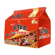 统一老干妈豆豉辣酱风味酱拌面5连包红色包装，包装上印有拌面成品图、老干妈头像及“酱浓才够味”字样。
