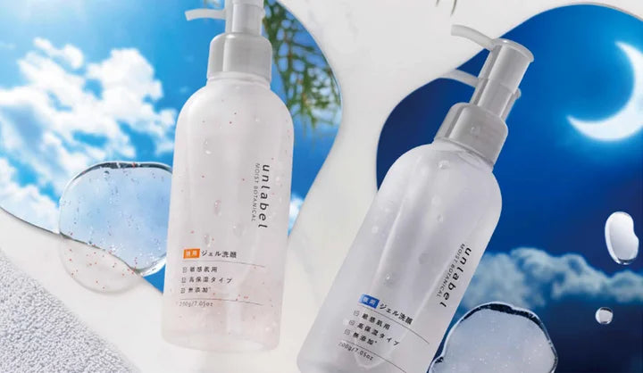 unlabel 洁颜凝胶使用场景示意图，展示手部揉搓泡沫的过程