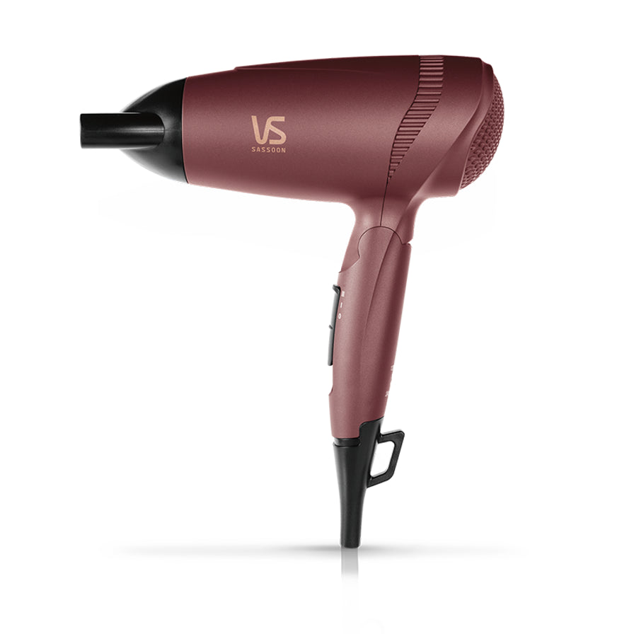 沙宣 VS Sassoon 酒红色大功率吹风机侧面展示。