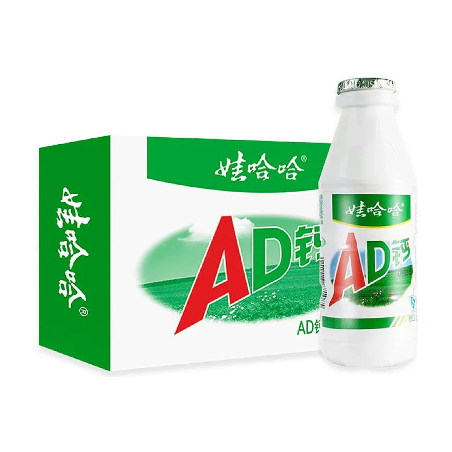 娃哈哈AD钙奶220ml单瓶与24瓶整箱包装展示，白色瓶身印有绿色AD钙标识。