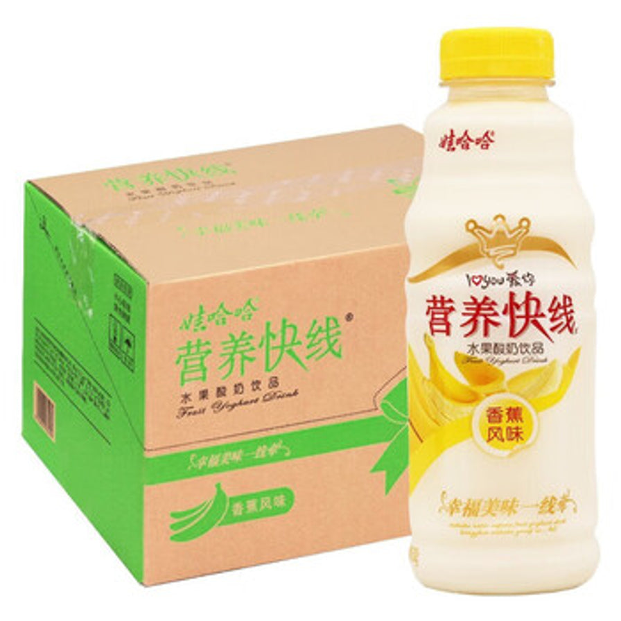 哇哈哈营养快线香蕉味单瓶与整箱包装展示，牛皮纸色礼盒印有香蕉图案。