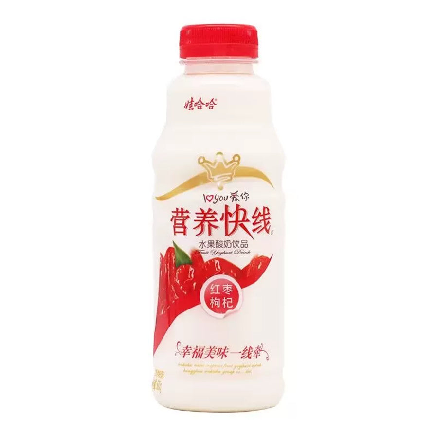 哇哈哈营养快线红枣味500ml瓶装，瓶身印有红枣和枸杞图案。