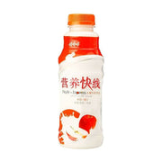 哇哈哈营养快线原味500ml瓶装，白色瓶身印有红色苹果图案。