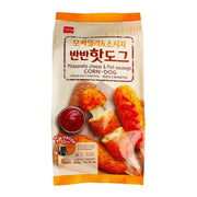 WANG 脆皮芝士鱼肉肠热狗正面图，展示酥脆米衣外皮与半半拉丝结构