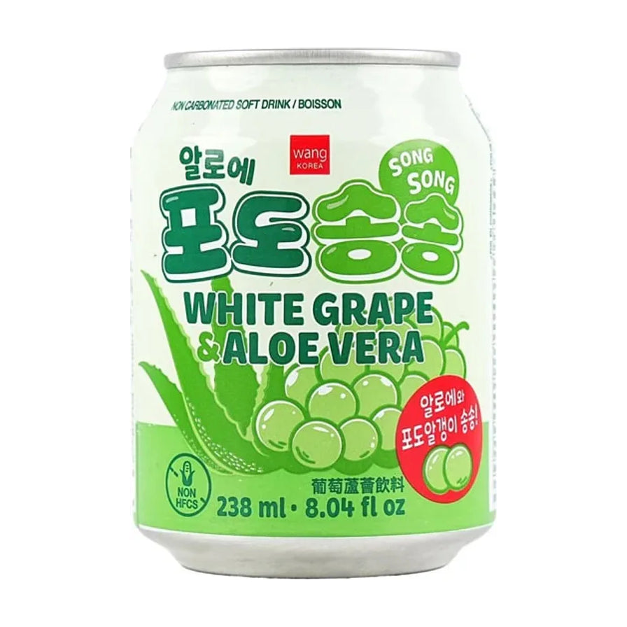 韩国WANG品牌葡萄味芦荟饮料238毫升罐装，包装印有青葡萄和芦荟图案，标有White Grape & Aloe Vera字样。