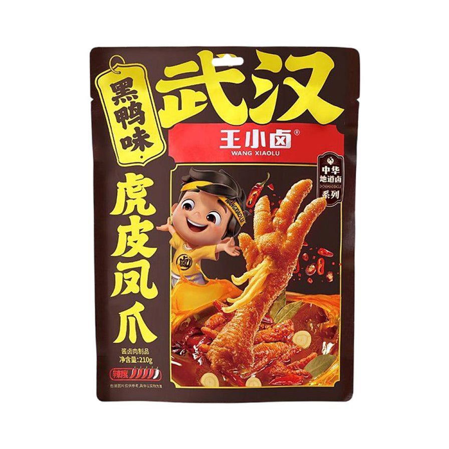 王小卤黑鸭味虎皮凤爪包装袋，深褐色调，印有武汉、黑鸭味、虎皮凤爪字样及卡通人物。
