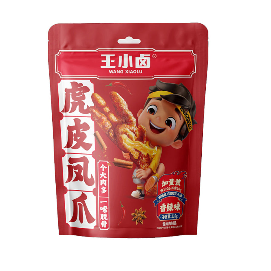 王小卤香辣味虎皮凤爪包装袋，红色调，展示了诱人的凤爪实物图和卡通形象，标注个大肉多、一嗦脱骨。