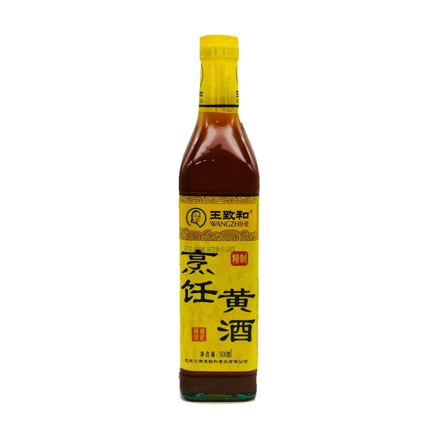 王致和烹调黄酒，500ml瓶装，黄色标签上印有黑色“烹饪黄酒”字样及品牌Logo，白色背景下的正面视图。