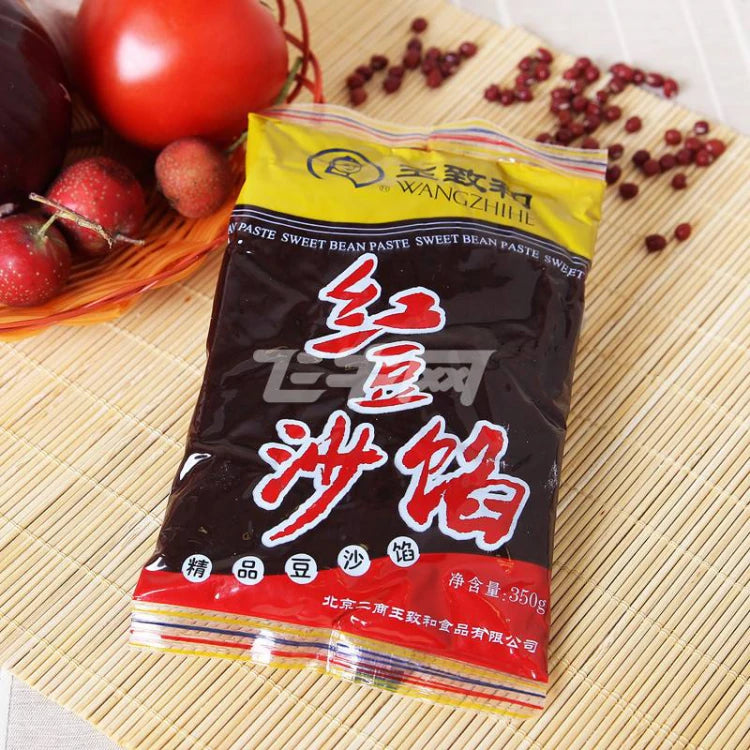王致和红豆沙馅产品图，展示细腻质地与烘焙应用场景