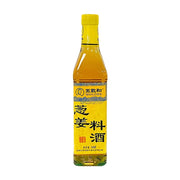 王致和葱姜料酒瓶装正面图，黄色标签印有品牌Logo及葱姜料酒字样。