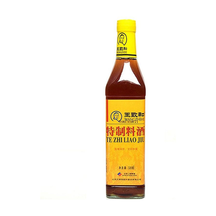 王致和特制料酒瓶装正面图，黄色标签，净含量500ml，白色背景。