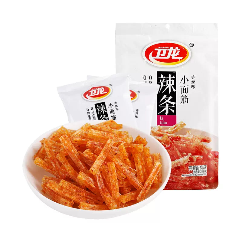 卫龙小面筋辣条分享包正面图，红色包装展示细长面筋零食
