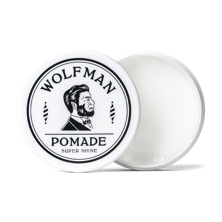 Wolfman 男士发油白色圆形铁盒包装，盖子打开展示内部白色膏体，标签印有品牌 Logo。