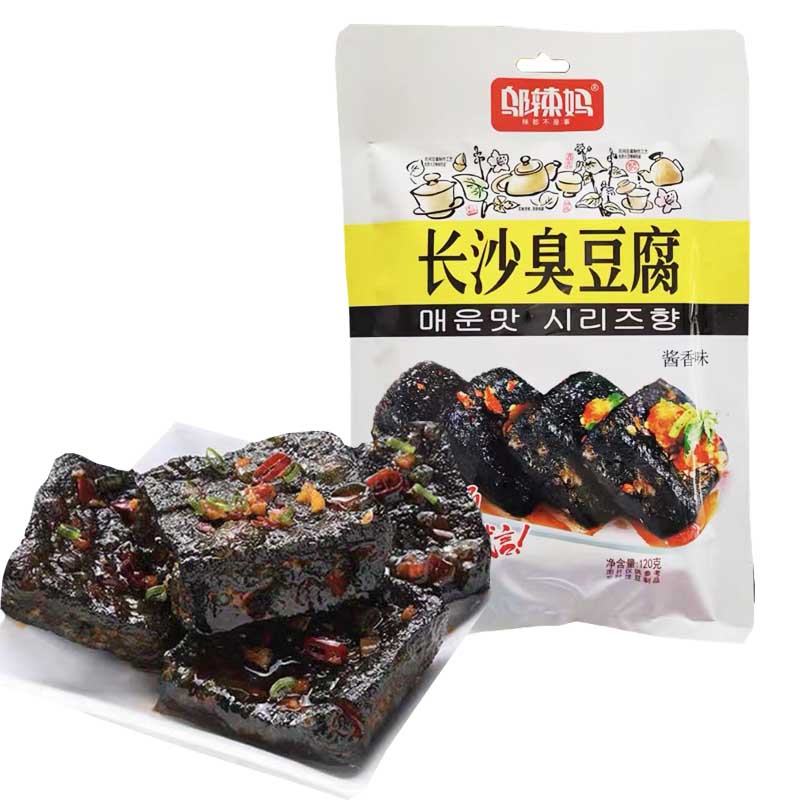 邬辣妈酱香味臭豆腐独立小包装正面图，展示黑色豆腐干质地