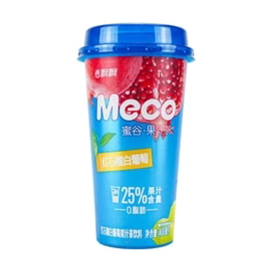 香飘飘Meco蜜谷果汁茶红石榴白葡萄口味，蓝色杯身印有红石榴籽图案，标注0脂肪及25%果汁含量。